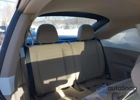 2019 Volkswagen Beetle 2.0T Se z USA, uszkodzony, nr VIN 3VWJD7AT1KM711990